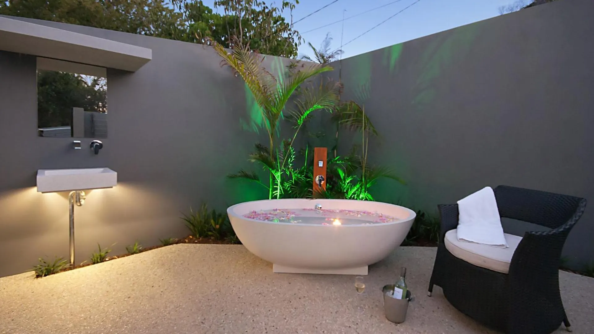 Cavvanbah - Yarrawarra Villa Byron Bay